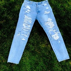 American Eagle High Rise Girlfriend Ripped Jeans, size 12L